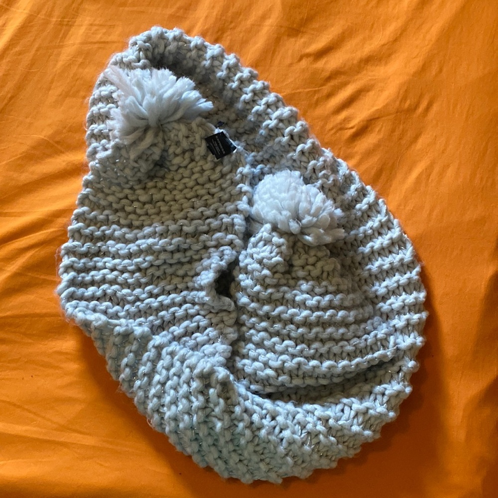 Grey/silver scarf with tags